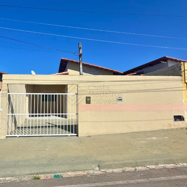 Casa à Venda em São Gonçalo do Amarante/RN - 2 Quartos, Ótima Localização!