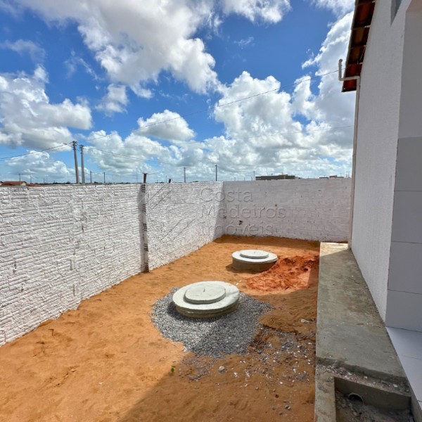 Casa à Venda no Jardim Botânico – 2 Quartos (1 Suíte)