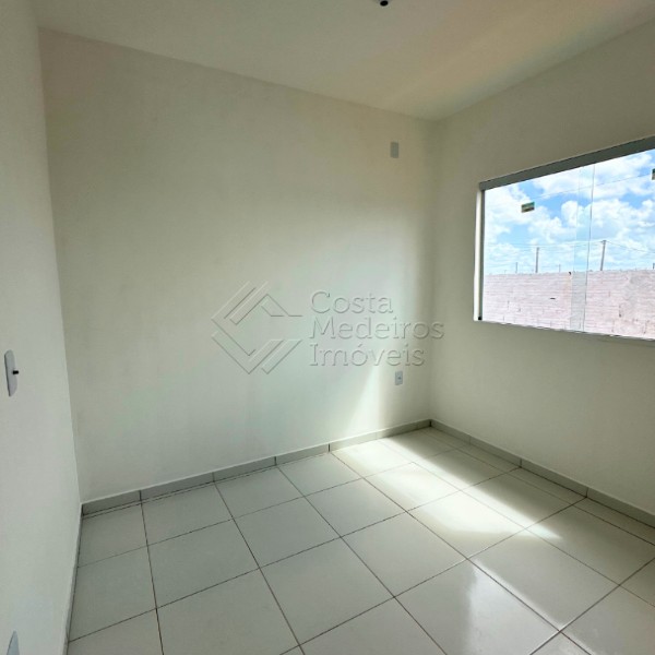 Casa à Venda no Jardim Botânico – 2 Quartos (1 Suíte)