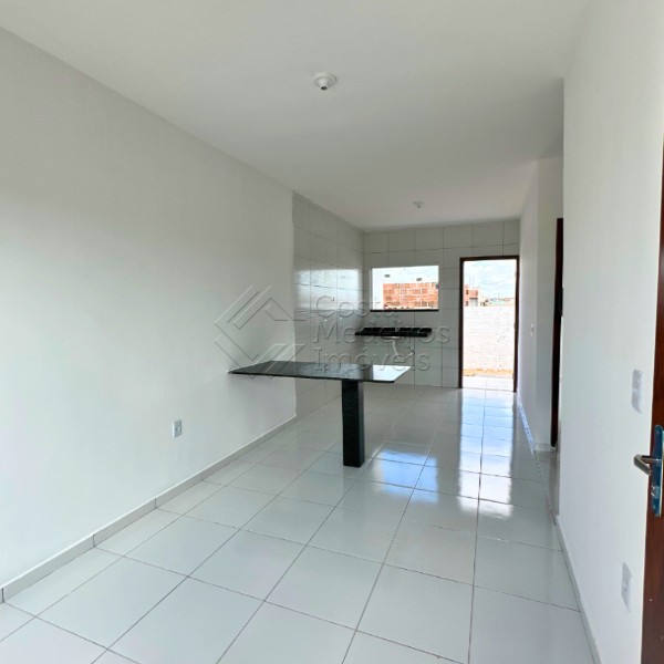 Casa à Venda no Jardim Botânico – 2 Quartos (1 Suíte)