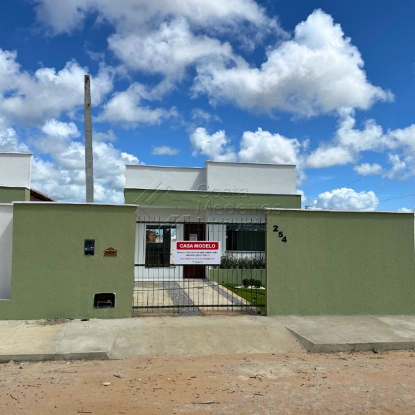 Casa à Venda no Jardim Botânico – 2 Quartos (1 Suíte)