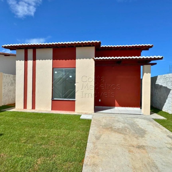 Casa à Venda no Mirantes do Potengi — 2 Quartos com Suíte e Garagem