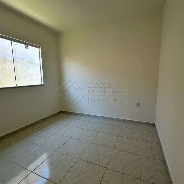 Casa à Venda no Mirantes do Potengi — 2 Quartos com Suíte e Garagem