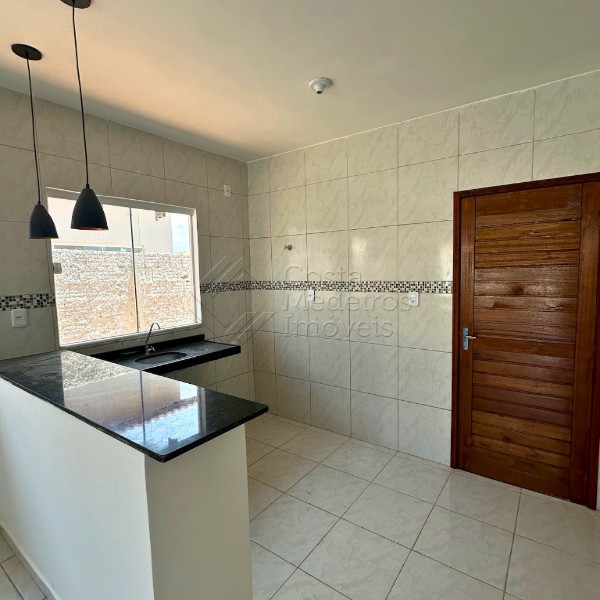 Casa à Venda no Mirantes do Potengi — 2 Quartos com Suíte e Garagem