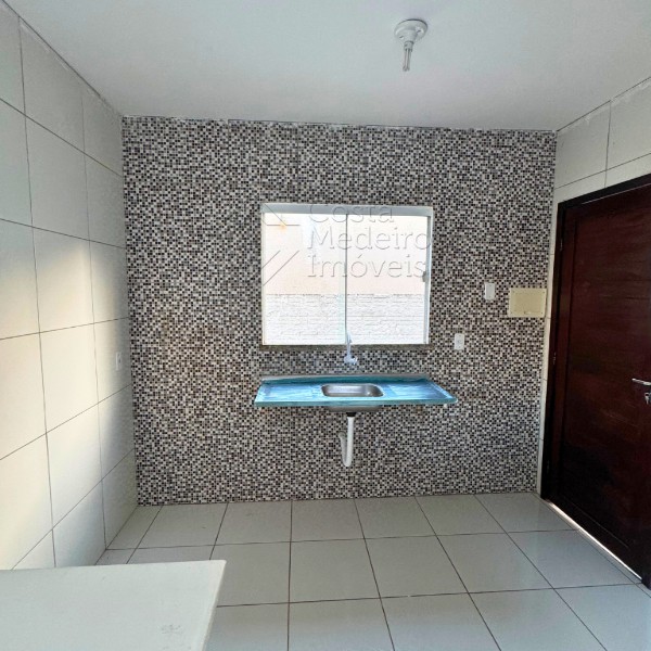 Casa à Venda no Santos Dumont - 2 Quartos (1 Suíte)