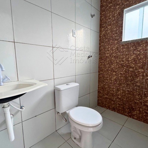 Casa à Venda no Santos Dumont - 2 Quartos (1 Suíte)