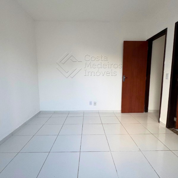 Casa à Venda no Santos Dumont - 2 Quartos (1 Suíte)