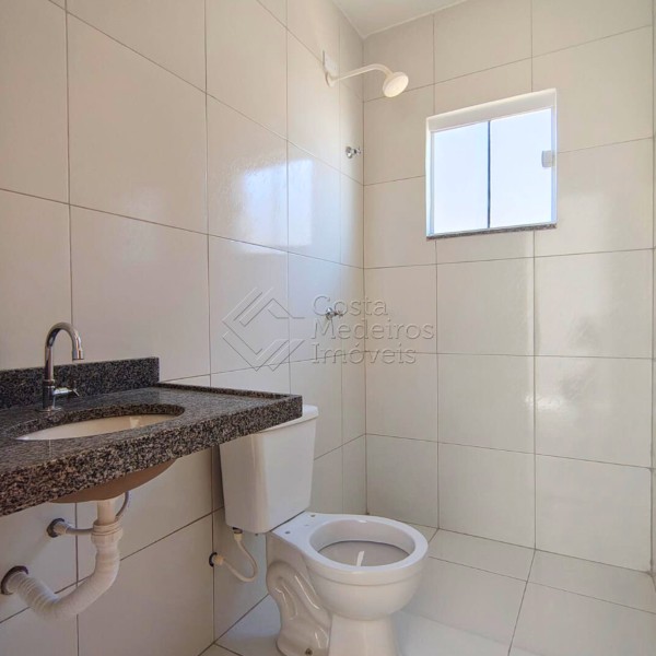 Casa à Venda no Solares de Extremoz — 2 Quartos com Suíte e Garagem