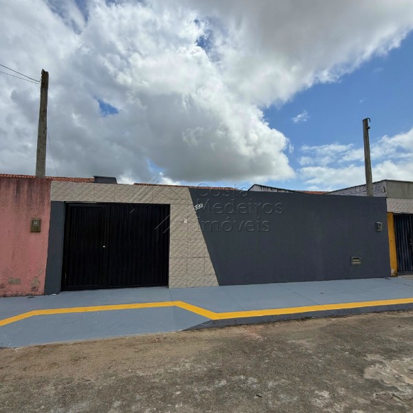 Casa Ampla em Extremoz - 3 Quartos (1 Suíte)